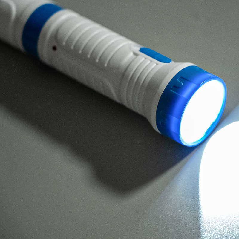 Đèn pin LED có thể tháo rời FF-108 Pin axit chì 250mAh có phích cắm Máy đập muỗi điện Đèn pin LED có thể tháo rời FF-108 Pin axit chì 250mAh có phích cắm Máy đập muỗi điện
